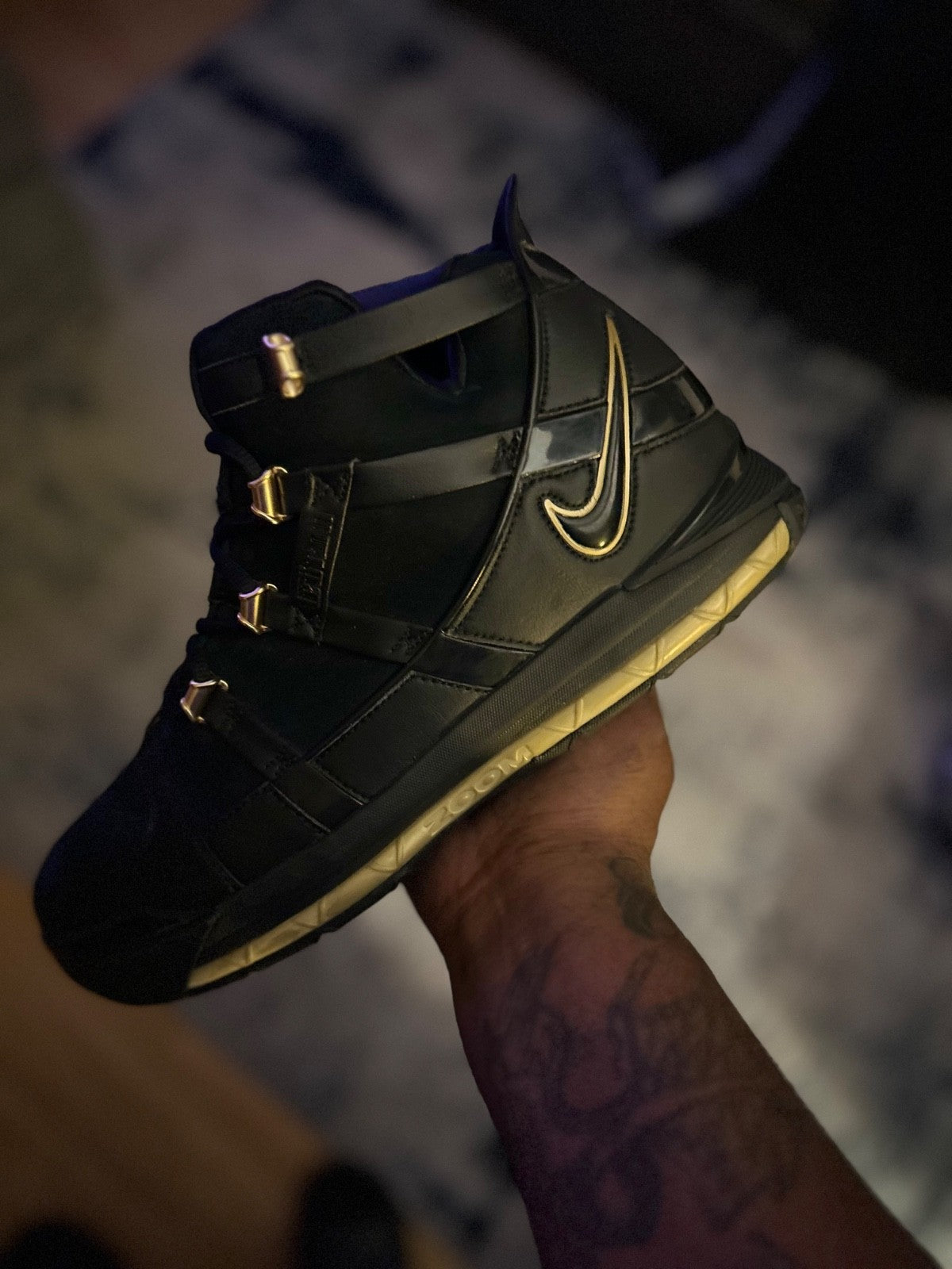 Lebron Zoom 3 Black Metallic Gold [ Size 13M ]0