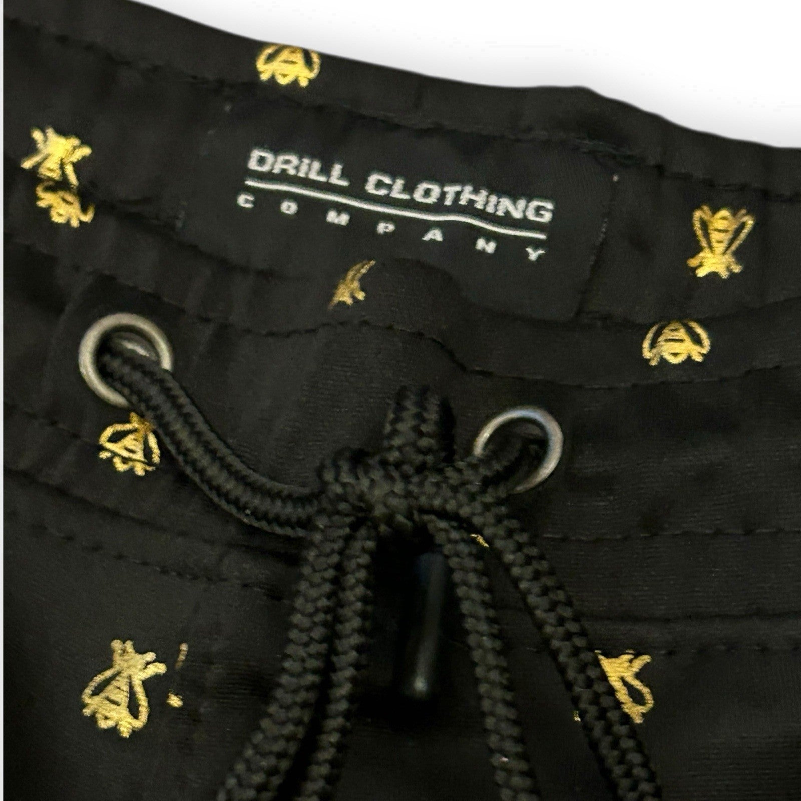  NYC Drill Clothing Co  Black Shorts With Gold Bee Accents Men’s Size 2