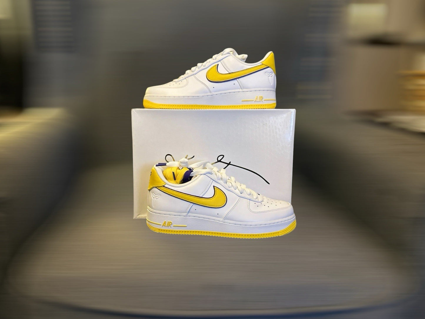 Size 10 - Kobe Bryant x Nike Air Force 1 Retro QS Low Lakers Home0