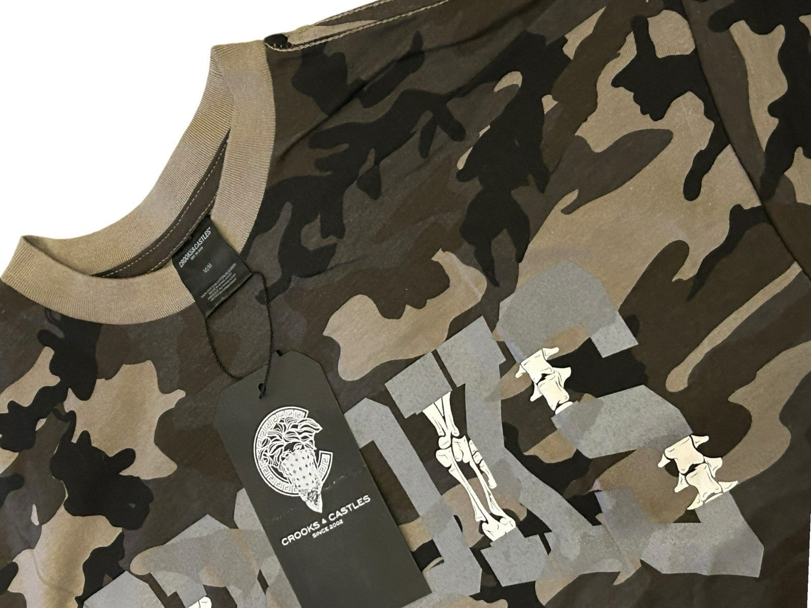  Crooks & Castles  Camo Styled T-Shirt   Men’s Size [ Medium ]1