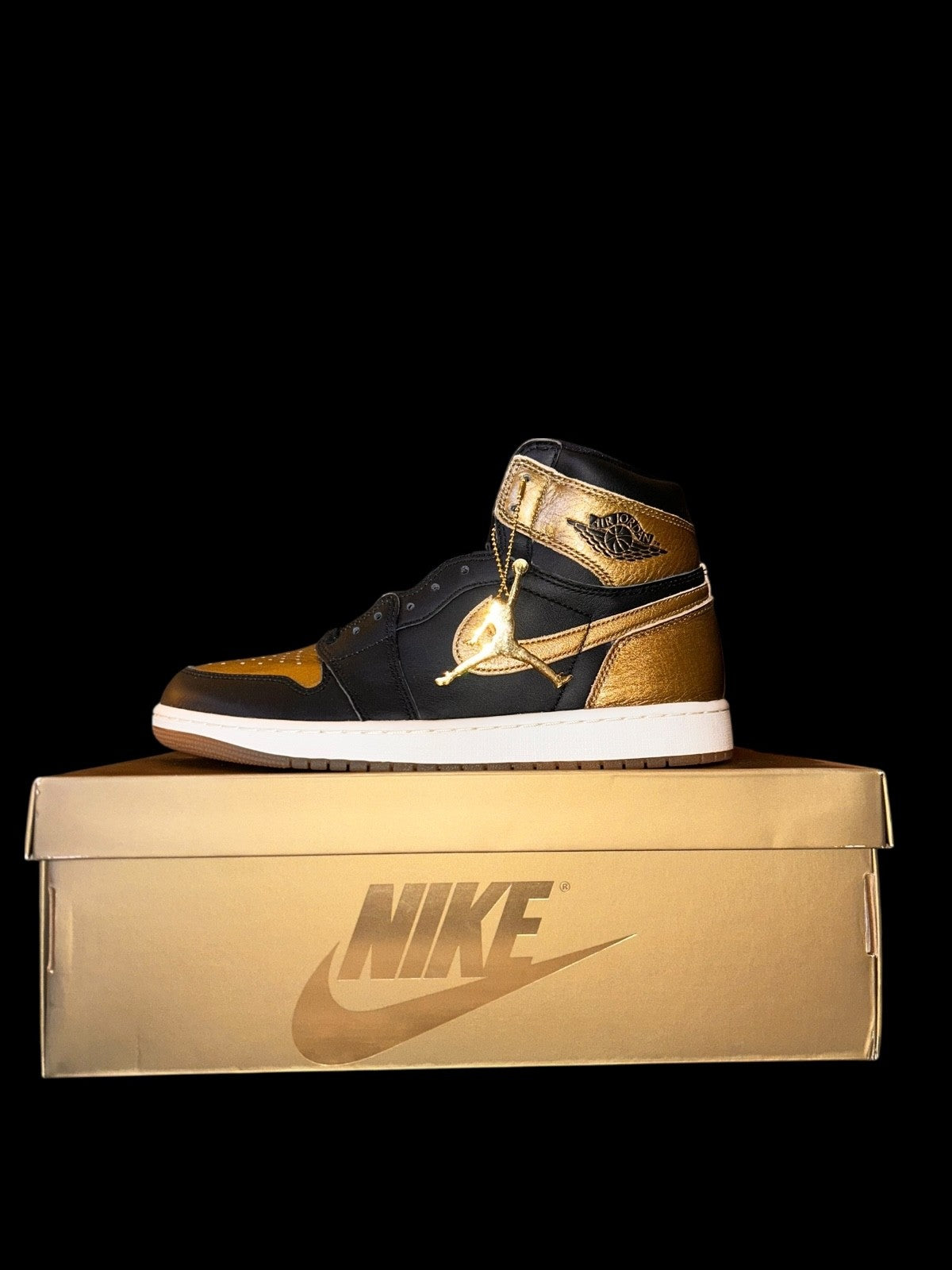 Jordan 1 Retro High OG Men's Size [ 9 & 9.5 ]1