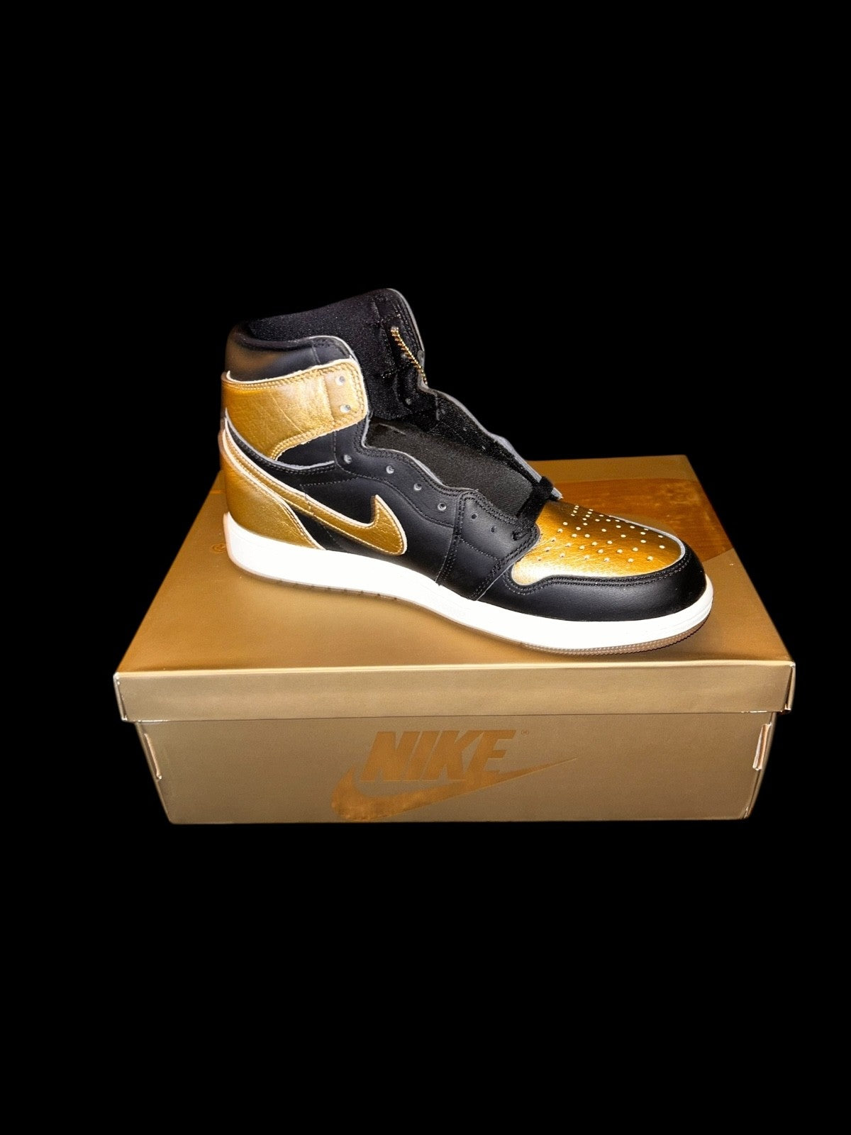 Jordan 1 Retro High OG Men's Size [ 9 & 9.5 ]2
