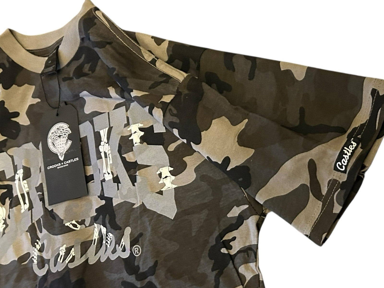  Crooks & Castles  Camo Styled T-Shirt   Men’s Size [ Medium ]2