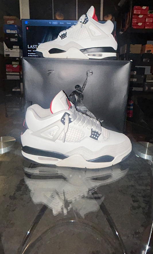 Jordan 4 Retro “Flight Club”  [ VNDS Pre-Owned Excellent Condition ] Size 10M0