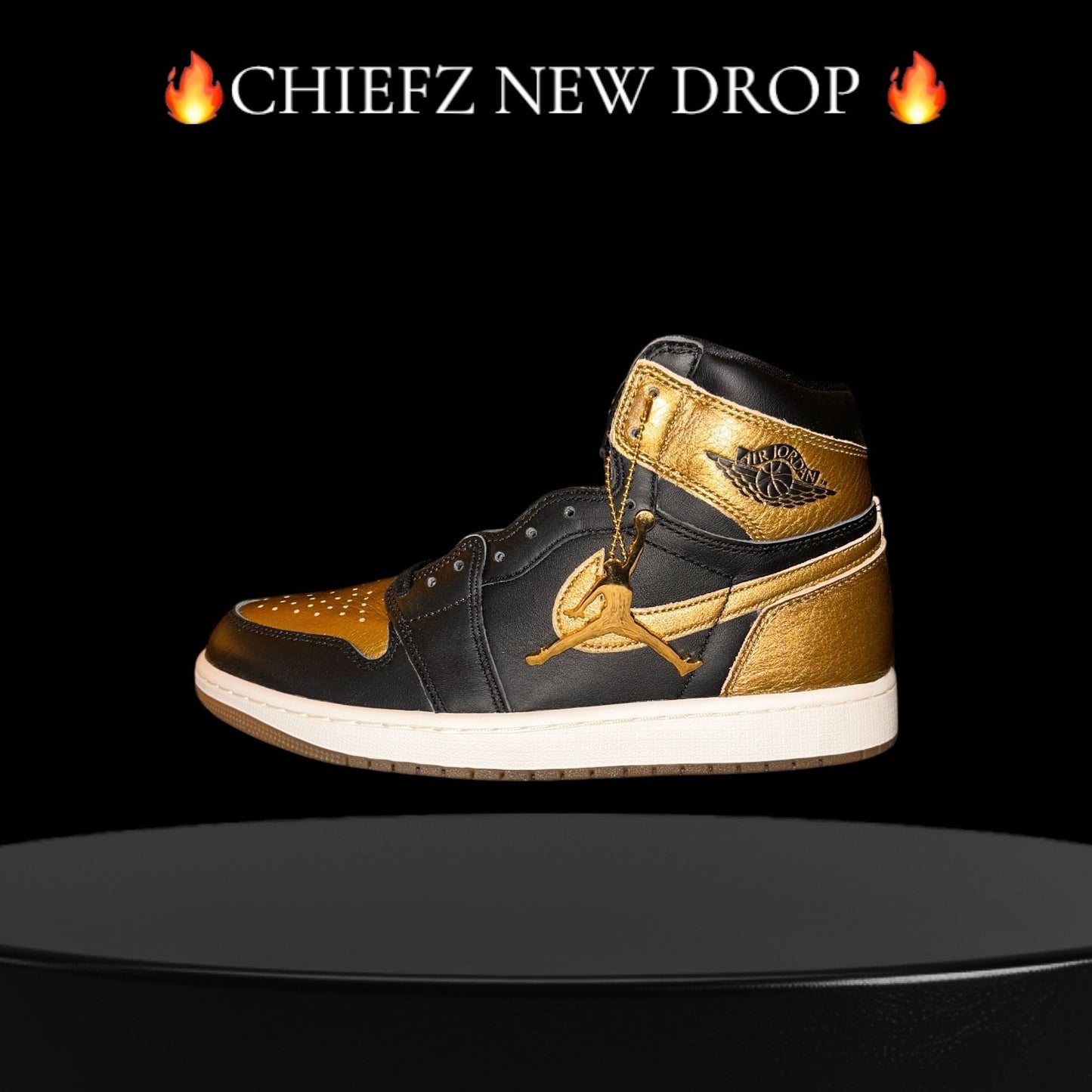 Jordan 1 Retro High OG Men's Size [ 9 & 9.5 ]0
